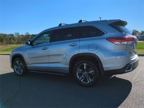Used 2018 Toyota Highlander Limited Platinum image 6