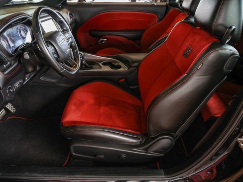 Used 2022 Dodge Challenger R/T Scat Pack RWD image 11