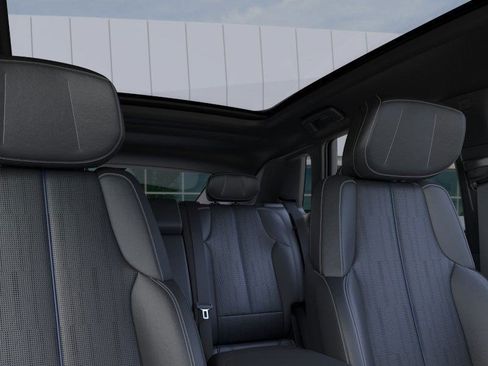 New 2025 Cadillac Lyriq Luxury RWD image 27