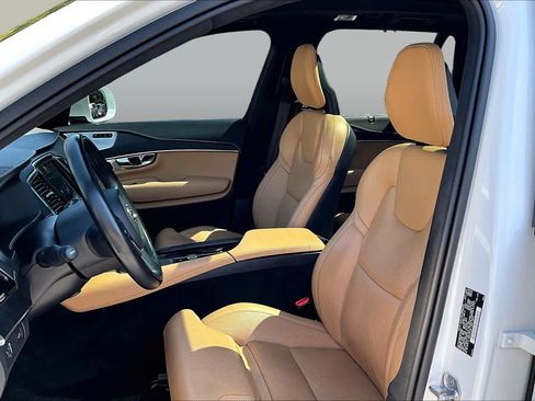 Used 2021 Volvo XC90 T6 Inscription w/ Lounge Package AWD/4WD image 8