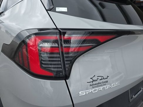 Used 2026 Kia Sportage EX w/ EX Panorama Roof Package FWD image 17