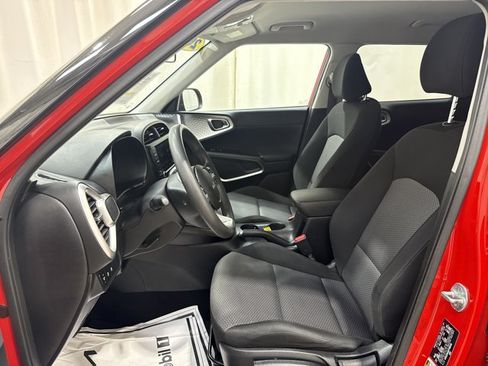 Certified 2023 Kia Soul LX w/ LX Technology Package FWD image 12