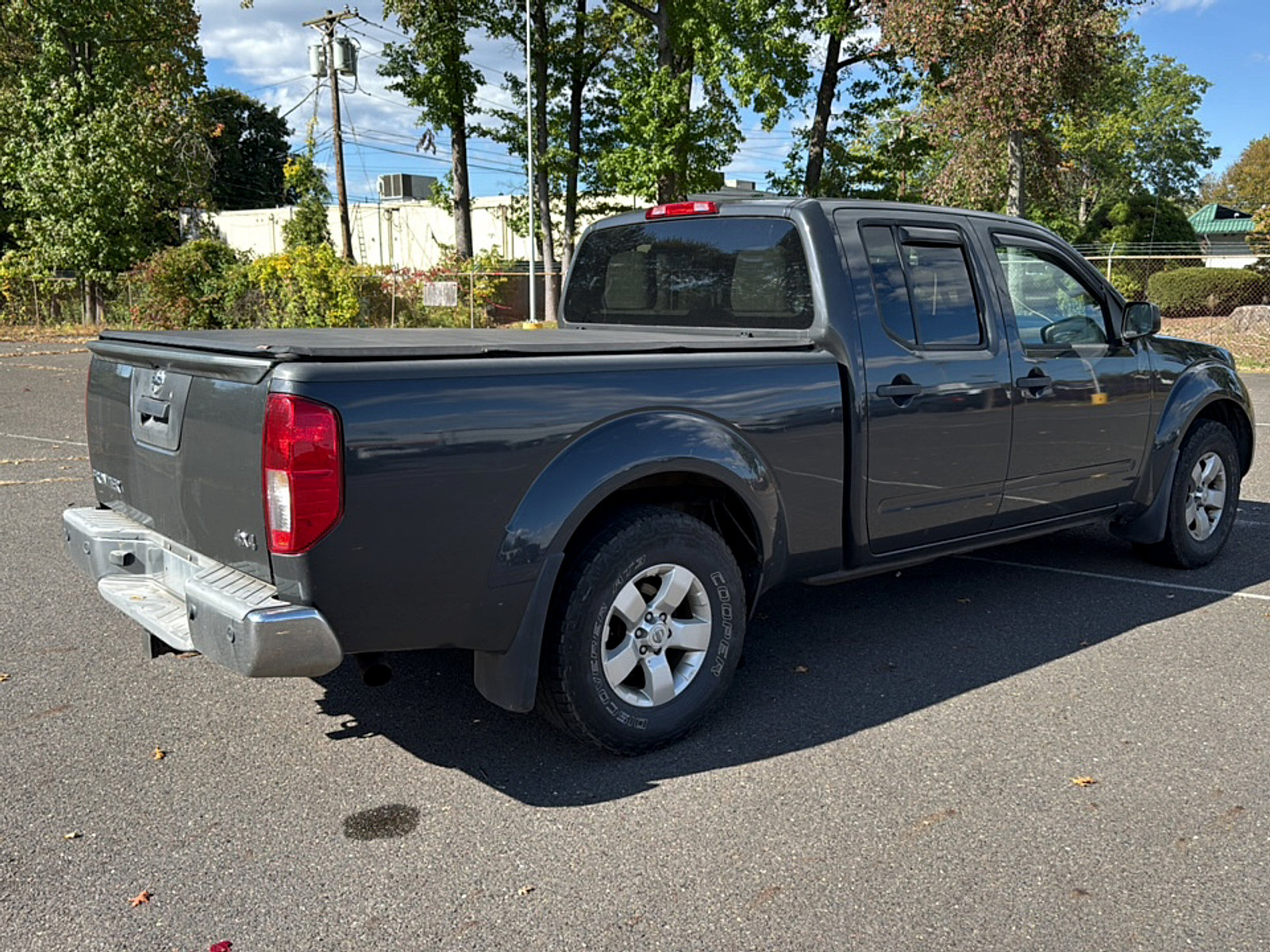 Used 2013 Nissan Frontier SV w/ SV Value Truck Pkg AWD/4WD image 9