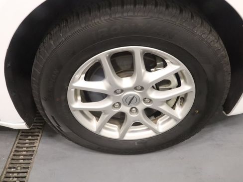 Certified 2024 Chrysler Pacifica Touring-L FWD image 24