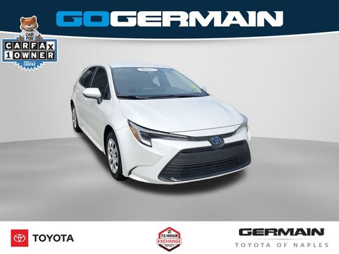 Used 2025 Toyota Corolla LE w/ Convenience Package FWD image 5