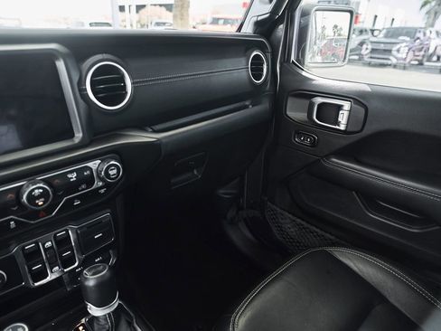 Used 2021 Jeep Wrangler Unlimited Sahara AWD/4WD image 33