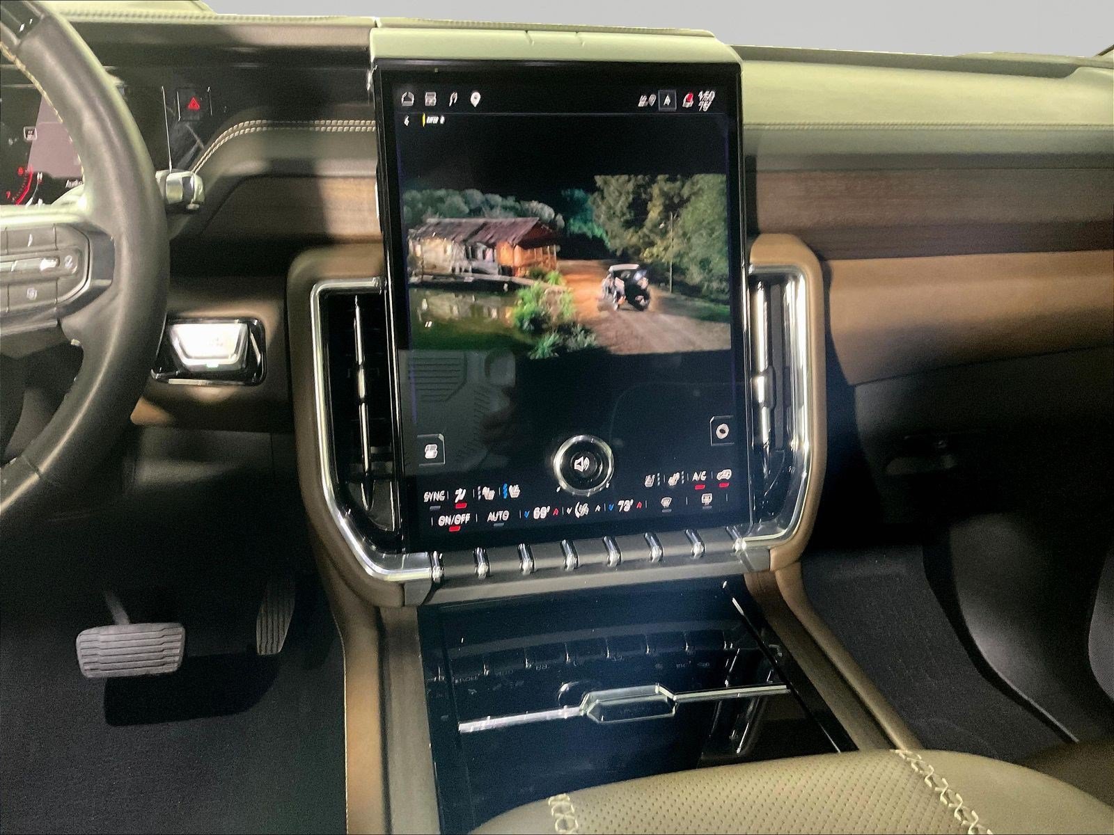 Used 2025 GMC Yukon Denali Ultimate AWD/4WD image 8