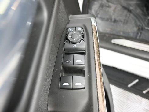 Used 2022 Chevrolet Silverado 1500 LT Trail Boss w/ Bed Protection Package AWD/4WD image 19