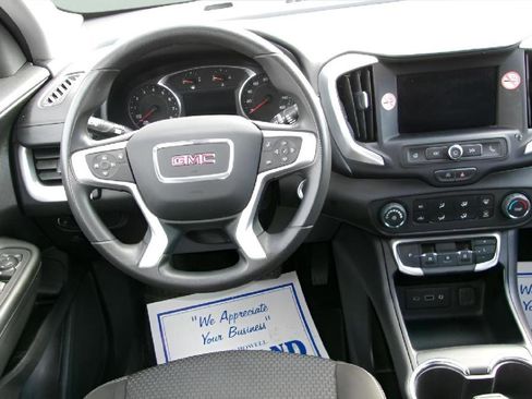 Used 2024 GMC Terrain SLE image 13