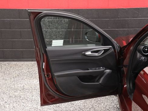 Used 2017 Alfa Romeo Giulia w/ Cold Weather Package RWD image 34