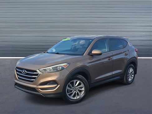 Used 2016 Hyundai Tucson SE image 1