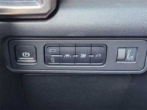 Used 2025 GMC Hummer EV 2X image 16