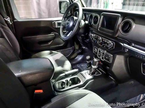 Used 2023 Jeep Wrangler Unlimited w/ Convenience Group AWD/4WD image 32