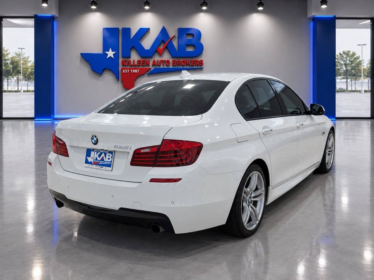 Used 2016 BMW 535i Sedan w/ M Sport RWD image 3
