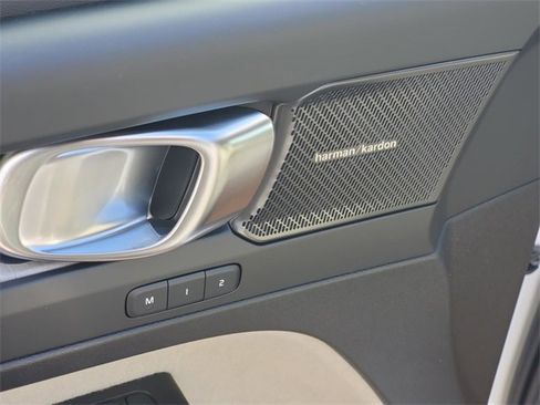 New 2026 Volvo XC40 B5 Ultra w/ Protection Package Premier image 11