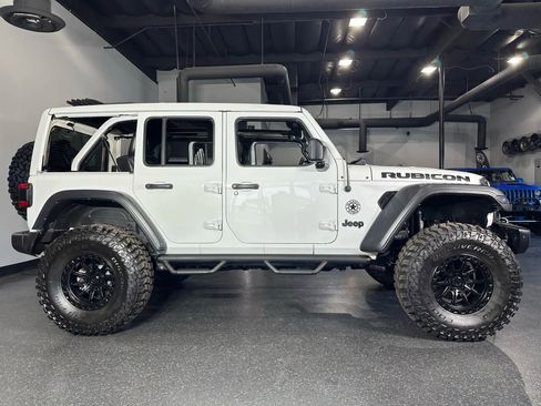 Used 2022 Jeep Wrangler Unlimited Rubicon 4xe w/ Cold Weather Group image 15