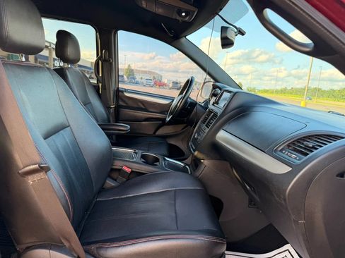 Used 2017 Dodge Grand Caravan GT FWD image 18