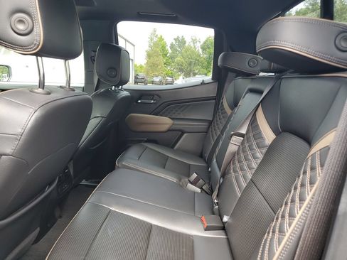 Used 2023 GMC Canyon Denali AWD/4WD image 10