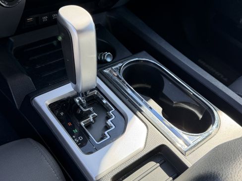 Used 2021 Toyota Tundra 4x4 CrewMax image 23