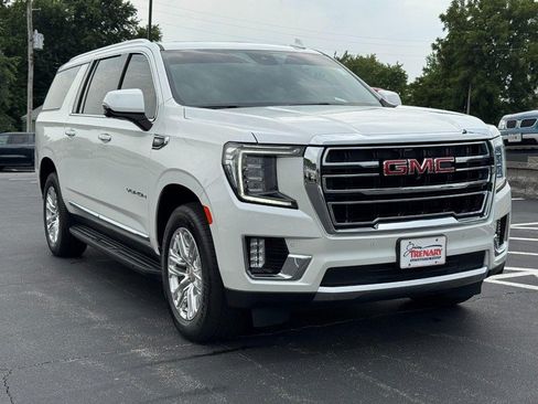 Used 2023 GMC Yukon XL SLT w/ SLT Premium Package AWD/4WD image 2