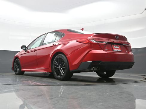 Used 2025 Toyota Camry SE FWD image 30