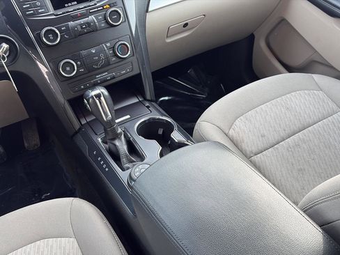 Used 2018 Ford Explorer Base image 12