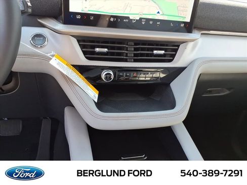 New 2025 Ford Explorer Active image 18