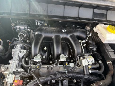 Used 2024 Nissan Pathfinder SV image 35