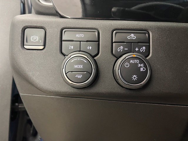 Used 2024 Chevrolet Silverado 1500 LT AWD/4WD image 23