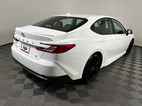 Used 2025 Toyota Camry Hybrid FWD image 5
