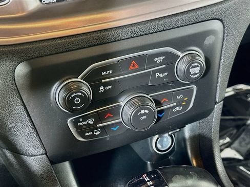 Used 2023 Dodge Charger SXT RWD image 25