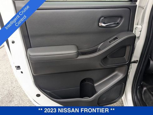 Used 2023 Nissan Frontier SV w/ Technology Package image 33