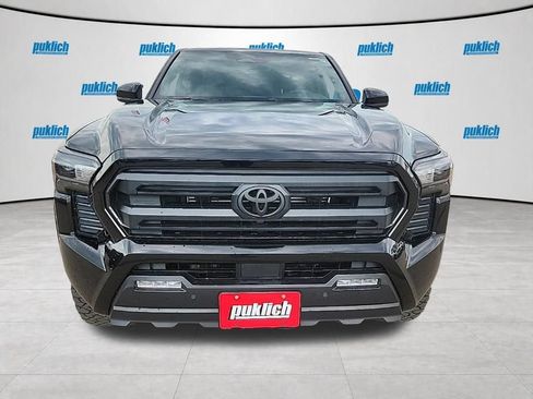 Used 2024 Toyota Tacoma SR5 AWD/4WD image 9