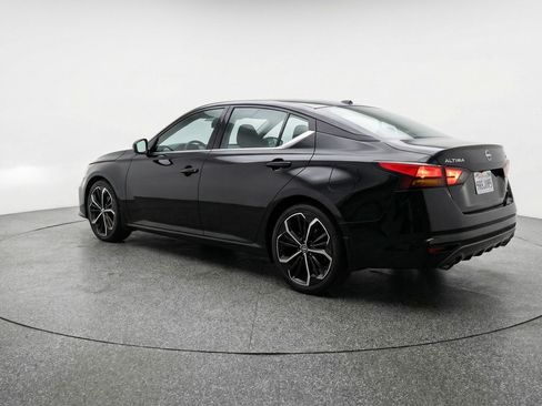 Used 2025 Nissan Altima 2.5 SR image 6