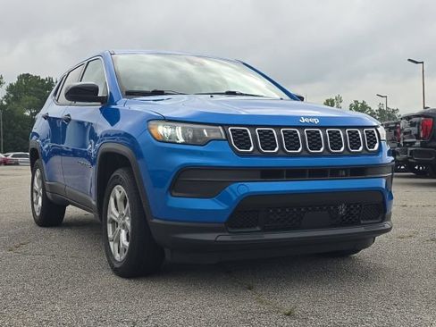 Used 2024 Jeep Compass Sport AWD/4WD image 7