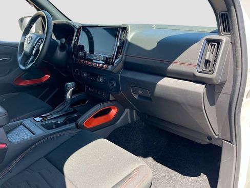 Used 2025 Nissan Frontier PRO-4X w/ Pro Convenience Package AWD/4WD image 29