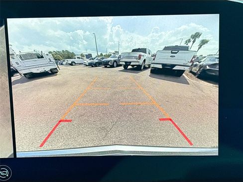 Used 2023 Cadillac Lyriq 2WD image 14