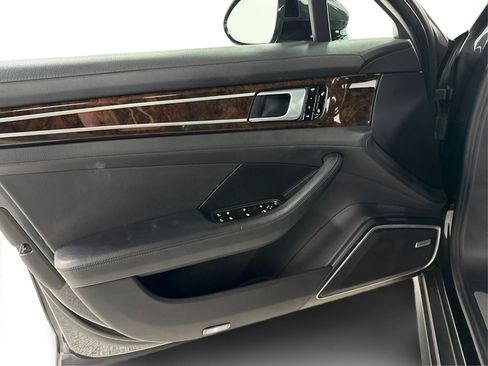Used 2018 Porsche Panamera 4S image 21