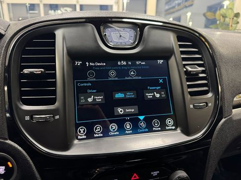 Used 2017 Chrysler 300 S image 29