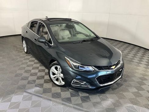 Used 2017 Chevrolet Cruze Premier image 44