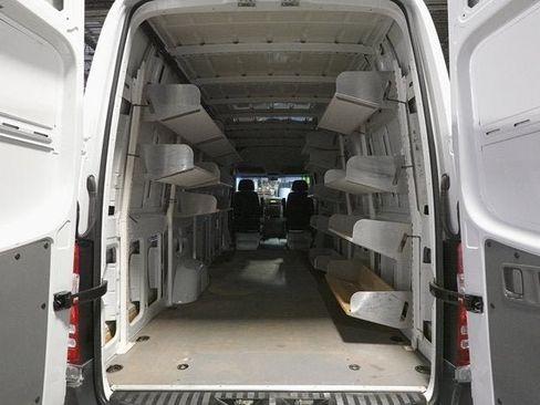 Used 2011 Freightliner Sprinter 2500 image 18