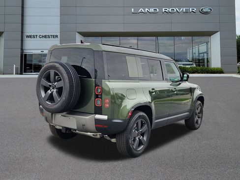 New 2026 Land Rover Defender 110 S image 4