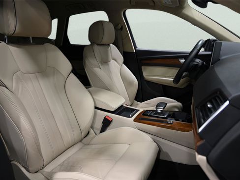 Used 2022 Audi Q5 e Premium image 21