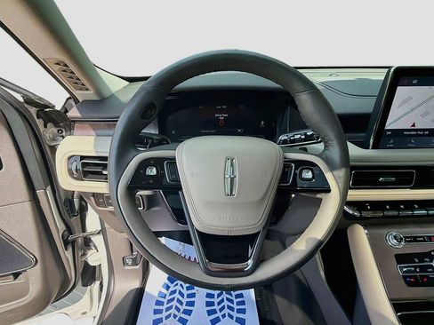 Used 2023 Lincoln Aviator Reserve w/ Elements Package Plus AWD/4WD image 11