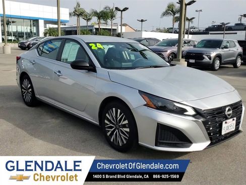 Used 2024 Nissan Altima 2.5 SV image 1