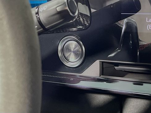 Used 2023 Chevrolet Corvette Stingray w/ Z51 Performance Package image 23