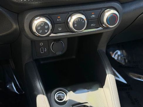 Certified 2025 Nissan Kicks Play S FWD image 27