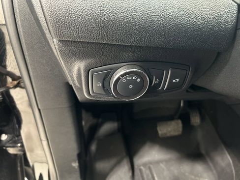 Certified 2019 Lincoln MKC Reserve w/ MKC Climate Package image 11