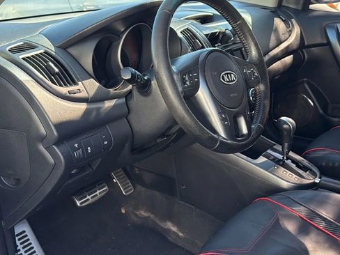 Used 2010 Kia Forte Koup SX w/ Leather Pkg image 8