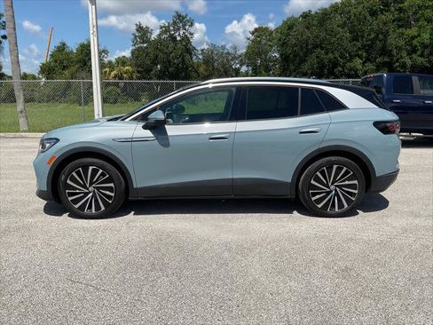 Used 2023 Volkswagen ID.4 Pro S Plus RWD image 3